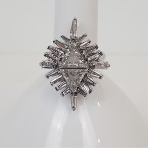 3.82CT NATURAL DIAMOND RING- star burst design